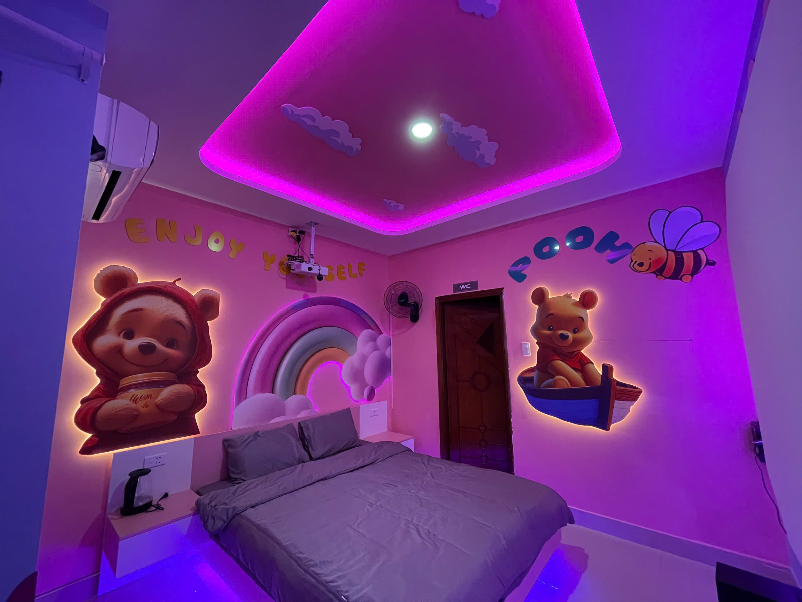 DỊCH VỤ THI CÔNG & TRANG TRÍ PHÒNG XEM PHIM CHUYÊN NGHIỆP